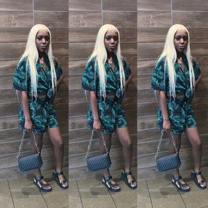 Meet your Posher, Crystal